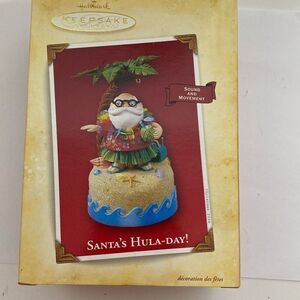 Hallmark Keepsake 2004 Multicolor Animated Santa's Hula-Day Ornament OS NWOT